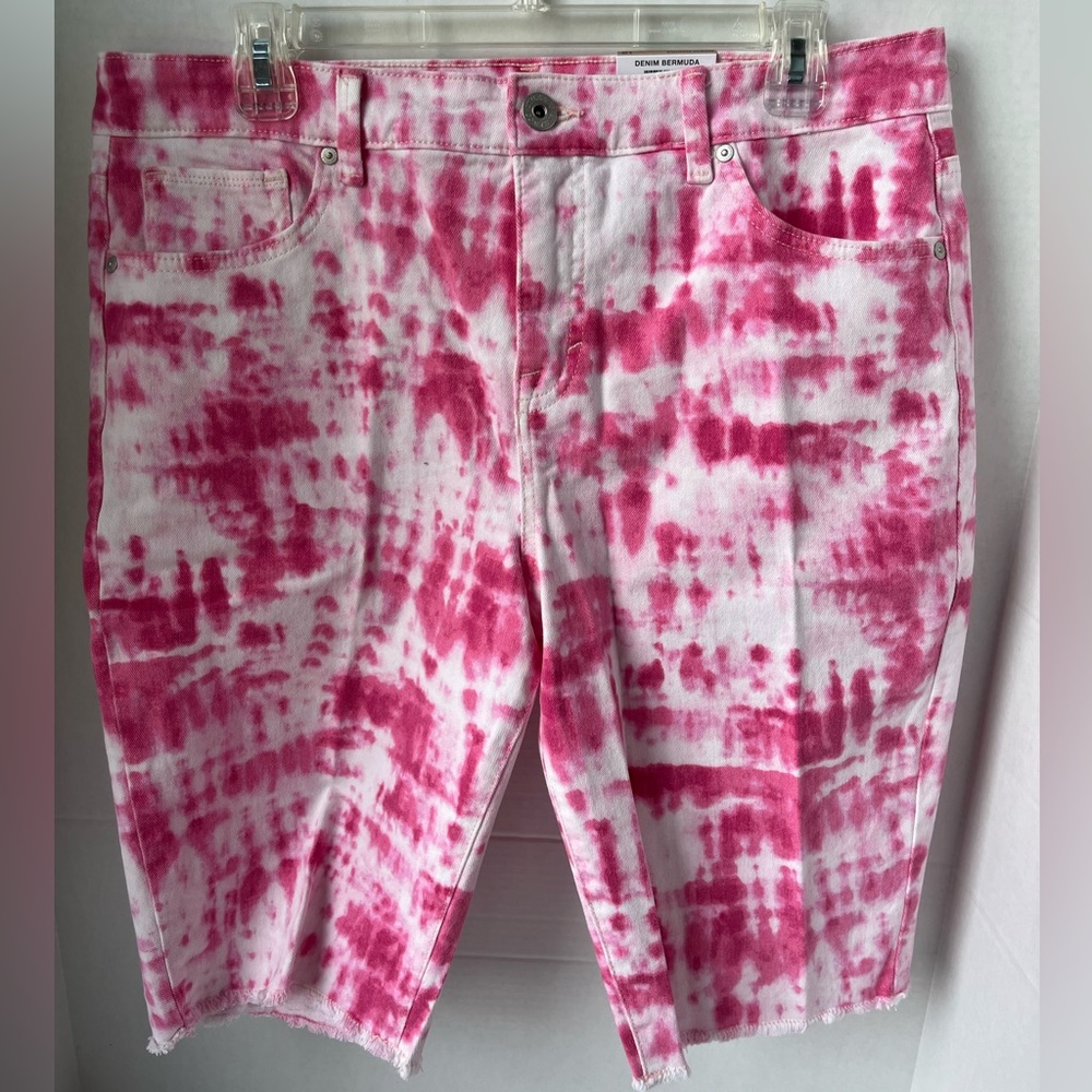 💕HP💕NWT! Style & co. “Sangria Wine” tie- dyed denim Bermuda shorts size 12